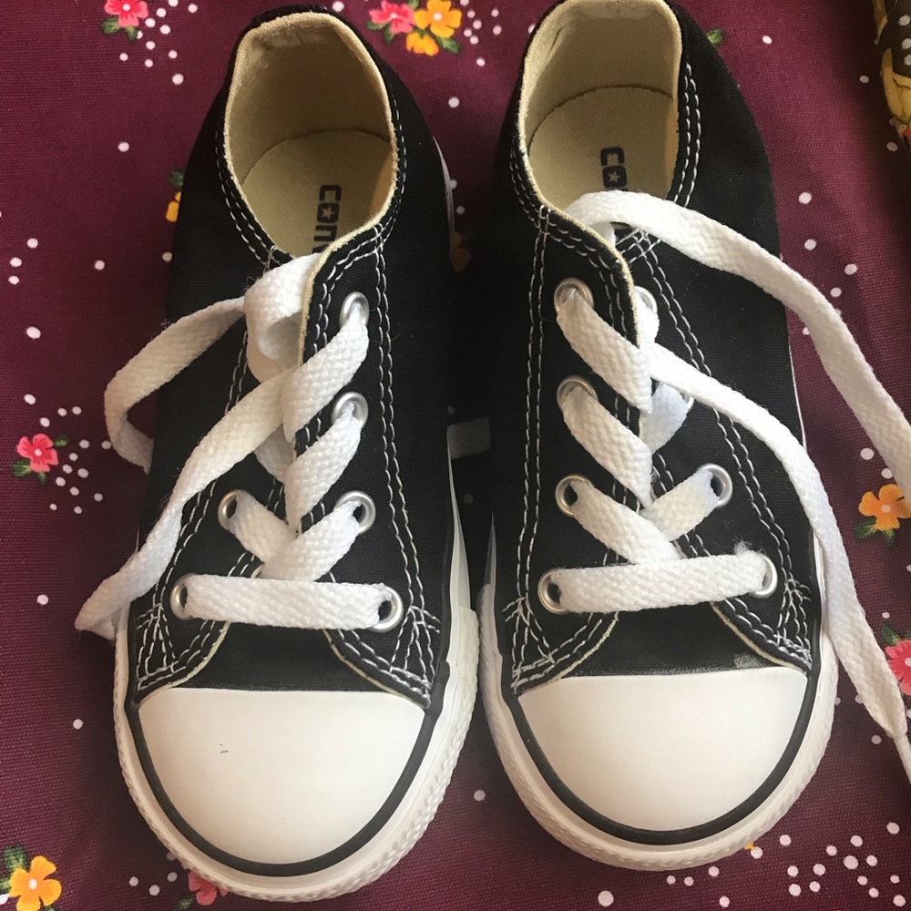 Toddler size 8 black converse